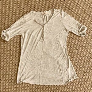 Pink Republic Womens Button-Up V-Neck T-Shirt Roll-Tab Sleeve Size M Gray